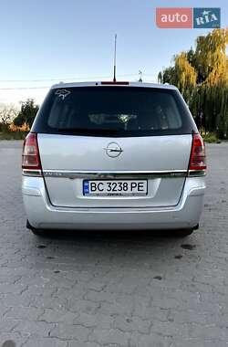 Минивэн Opel Zafira 2008 в 
