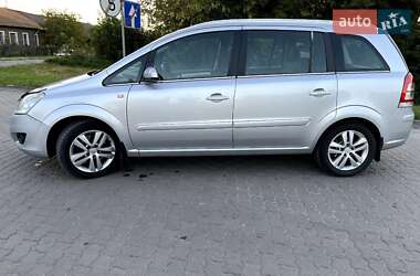 Минивэн Opel Zafira 2008 в 