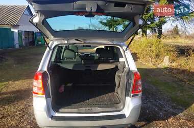 Минивэн Opel Zafira 2010 в 