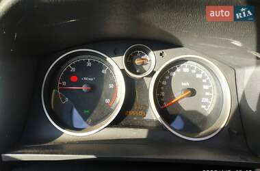 Минивэн Opel Zafira 2010 в 