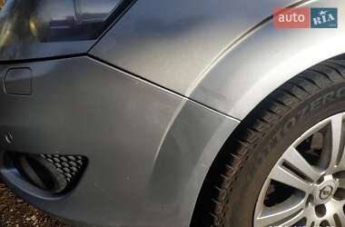 Минивэн Opel Zafira 2010 в 