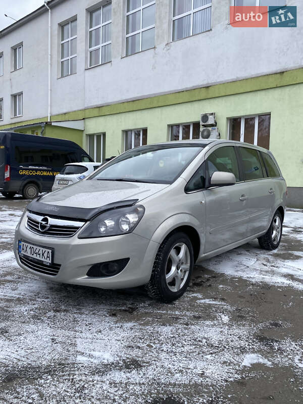 Минивэн Opel Zafira 2011 в Ровно