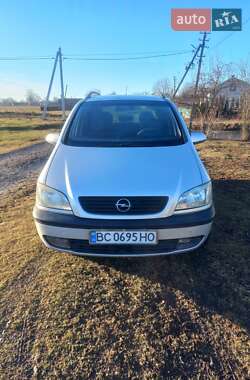 Минивэн Opel Zafira 2001 в Городке