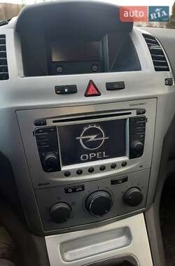 Минивэн Opel Zafira 2013 в 