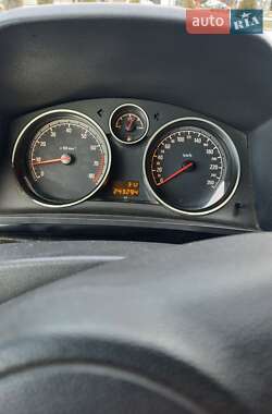 Минивэн Opel Zafira 2013 в 