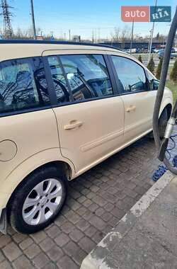 Минивэн Opel Zafira 2013 в 