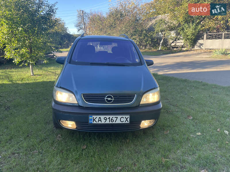 Мінівен Opel Zafira 2001 в Узині