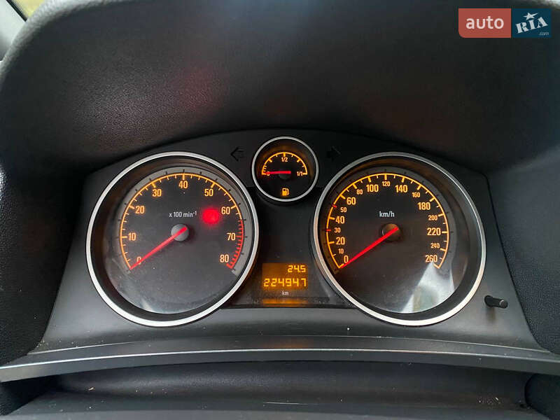 Мінівен Opel Zafira 2007 в Рівному