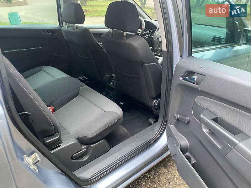 Мінівен Opel Zafira 2007 в Рівному