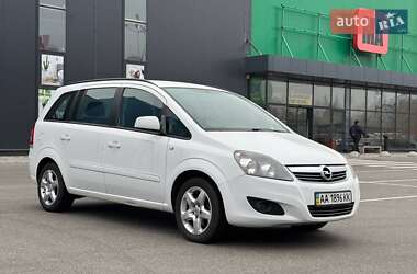 Минивэн Opel Zafira 2013 в Киеве