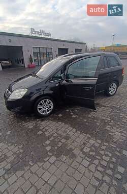 Минивэн Opel Zafira 2010 в Каменском