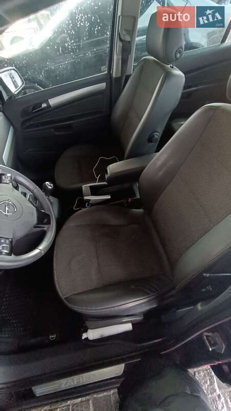 Мінівен Opel Zafira 2010 в Кам'янському