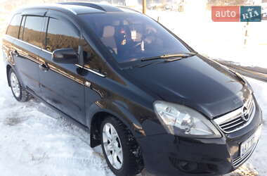 Минивэн Opel Zafira 2010 в Верховине