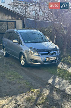 Мінівен Opel Zafira 2011 в Ужгороді