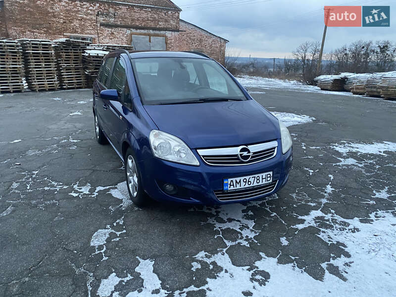 Минивэн Opel Zafira 2008 в Житомире