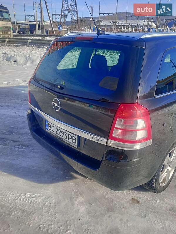 Минивэн Opel Zafira 2009 в 