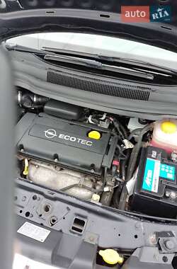 Минивэн Opel Zafira 2006 в 