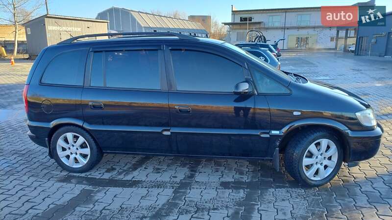 Минивэн Opel Zafira 2004 в Виннице