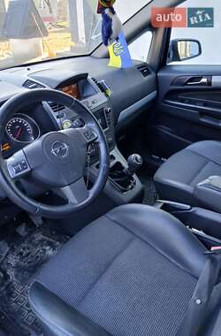Минивэн Opel Zafira 2006 в 