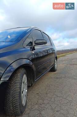 Минивэн Opel Zafira 2007 в Новых Санжарах