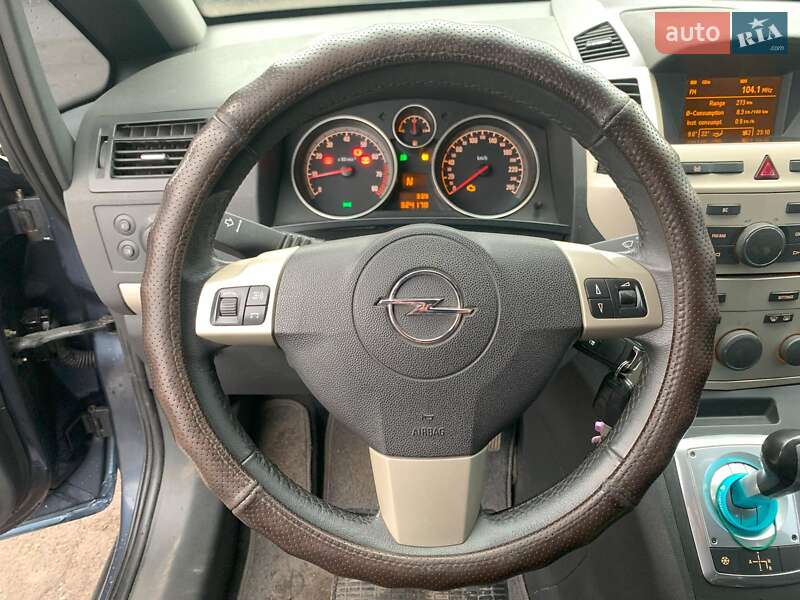 Минивэн Opel Zafira 2008 в Виннице