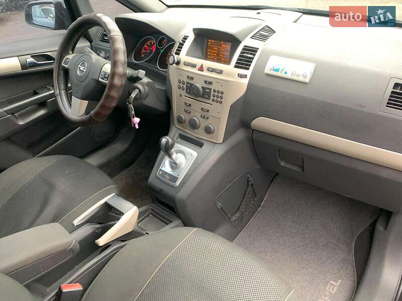 Минивэн Opel Zafira 2008 в Виннице