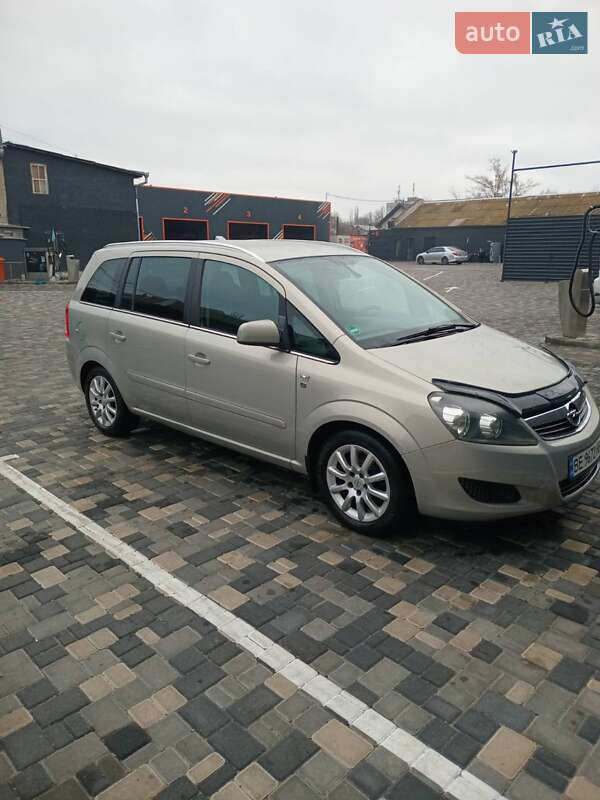 Минивэн Opel Zafira 2010 в Николаеве