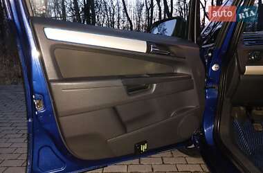 Минивэн Opel Zafira 2008 в 