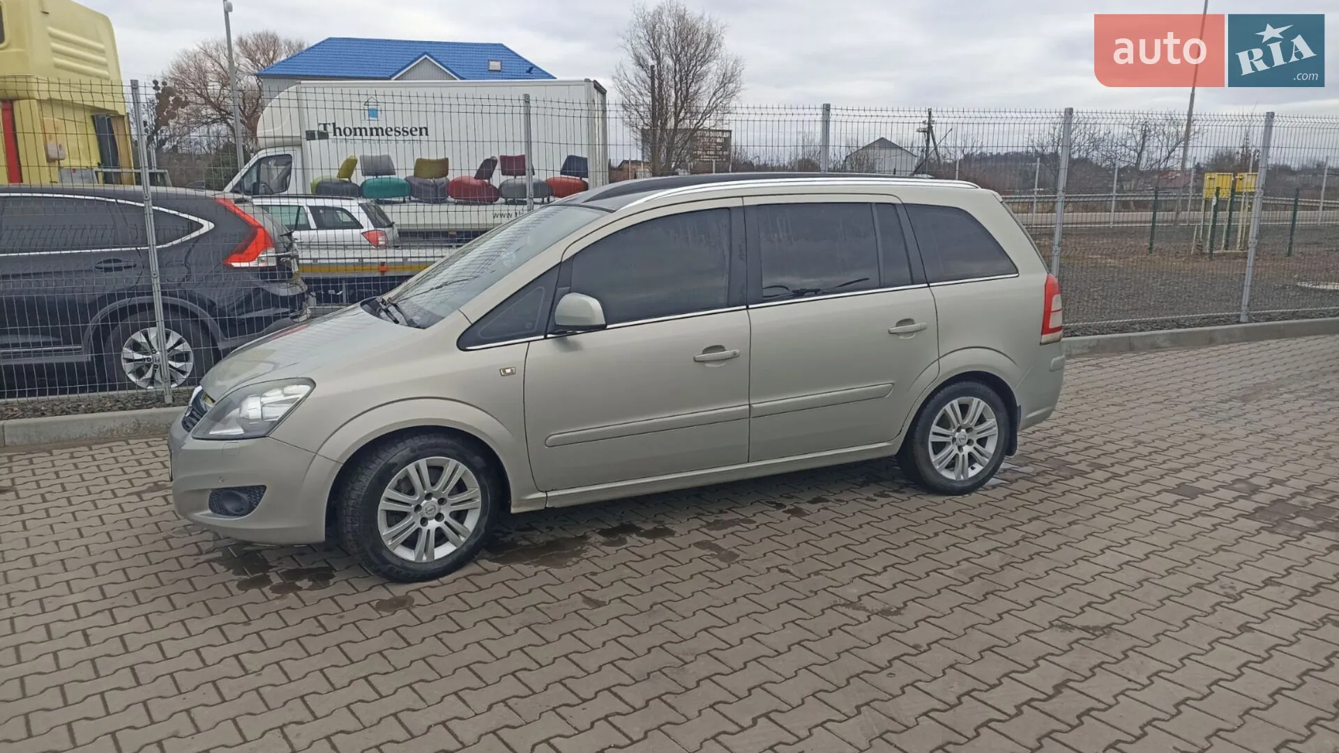 2010 Opel Zafira - мініатюра 2