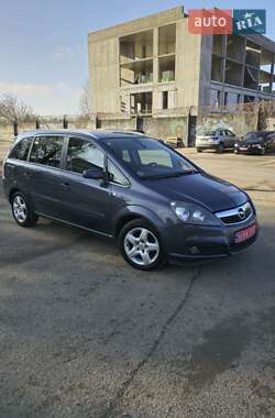 Минивэн Opel Zafira 2007 в Луцке