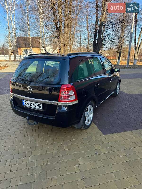 Минивэн Opel Zafira 2008 в Житомире