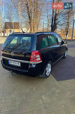 Минивэн Opel Zafira 2008 в 