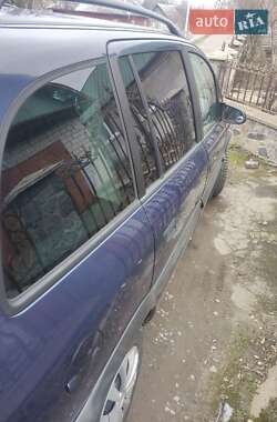 Минивэн Opel Zafira 2000 в 