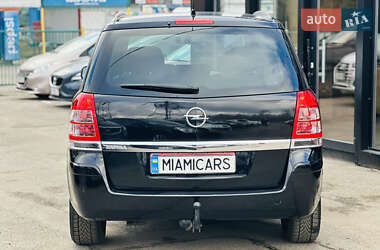 Минивэн Opel Zafira 2010 в 