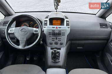 Минивэн Opel Zafira 2009 в Черновцах