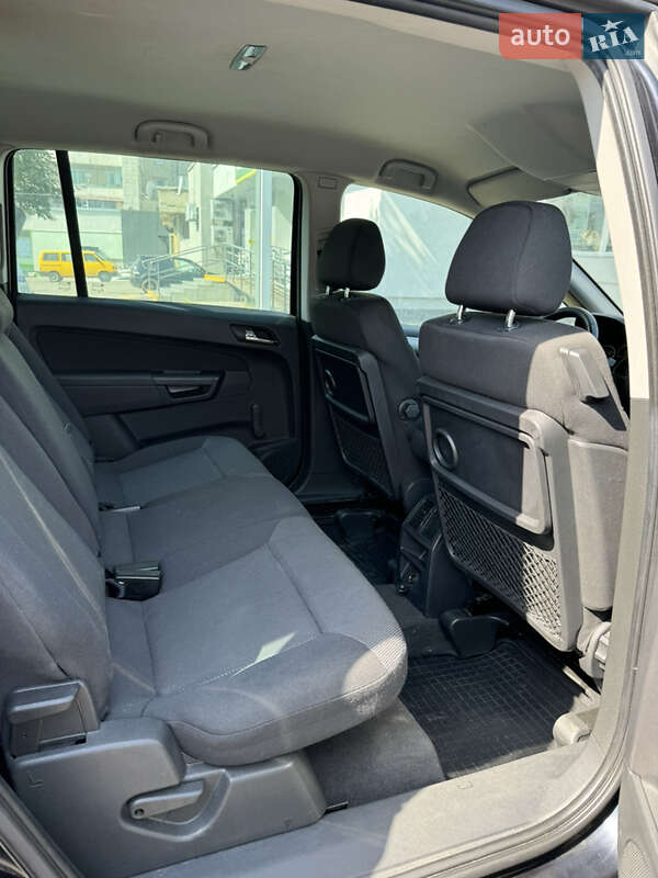 Минивэн Opel Zafira 2010 в Львове фото 4 Минивэн Opel Zafira 2010 в Львове