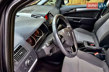 Минивэн Opel Zafira 2011 в Шепетовке