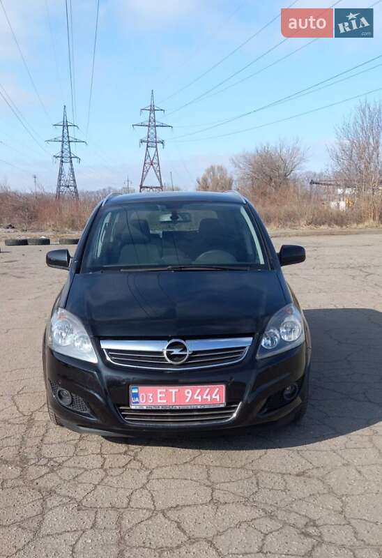 Минивэн Opel Zafira 2010 в Полтаве
