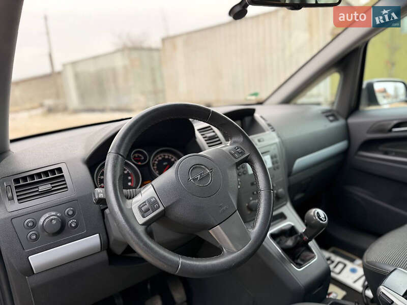 Мінівен Opel Zafira 2007 в Золочеві