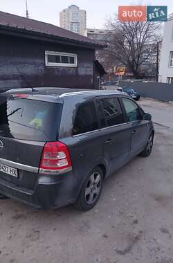 Минивэн Opel Zafira 2010 в Киеве