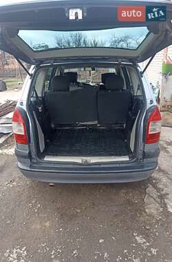 Минивэн Opel Zafira 2003 в Кривом Роге