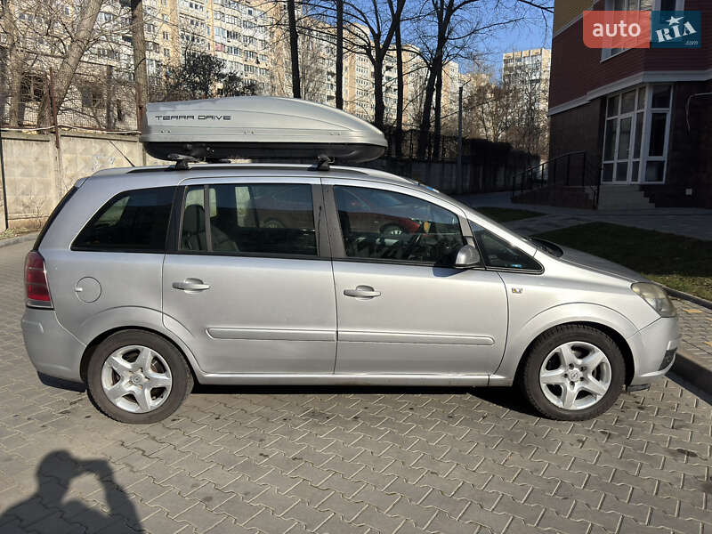 Минивэн Opel Zafira 2006 в Одессе
