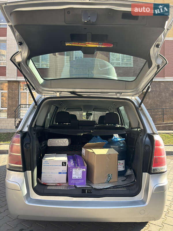 Минивэн Opel Zafira 2006 в Одессе