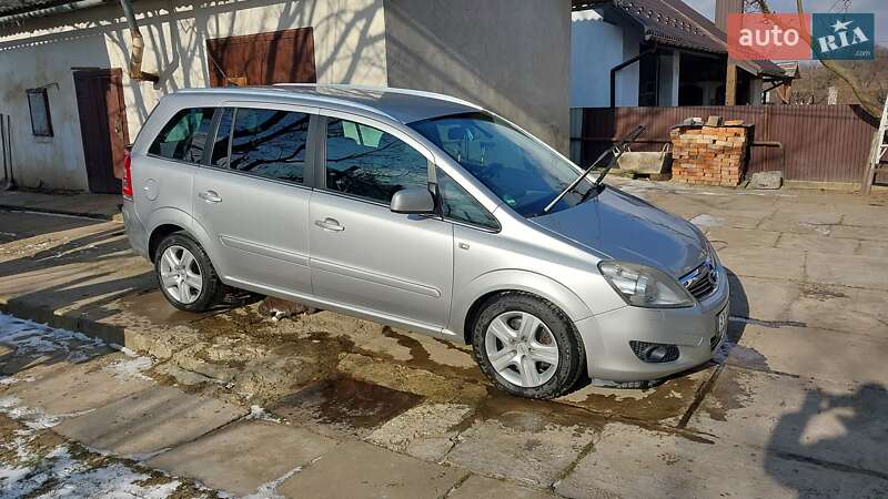 Мінівен Opel Zafira 2010 в Івано-Франківську