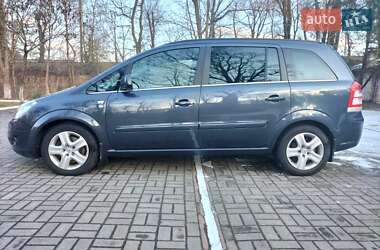 Минивэн Opel Zafira 2010 в 