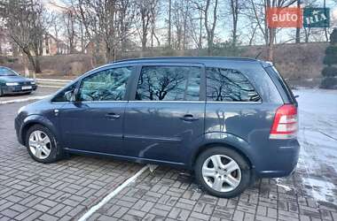 Минивэн Opel Zafira 2010 в 