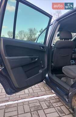 Минивэн Opel Zafira 2010 в 