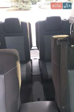 Минивэн Opel Zafira 2010 в 