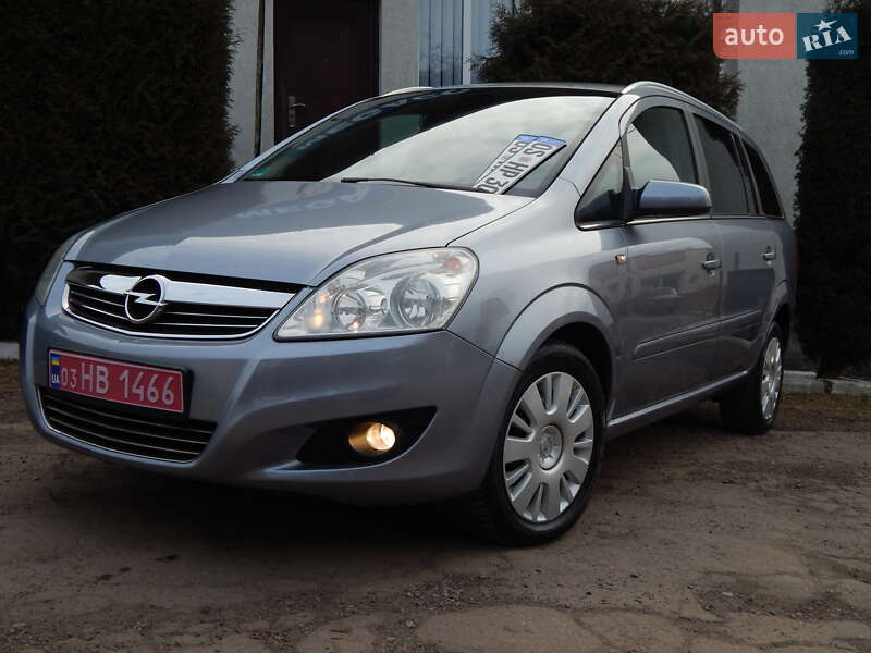 Минивэн Opel Zafira 2008 в 