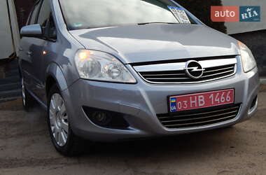 Минивэн Opel Zafira 2008 в 